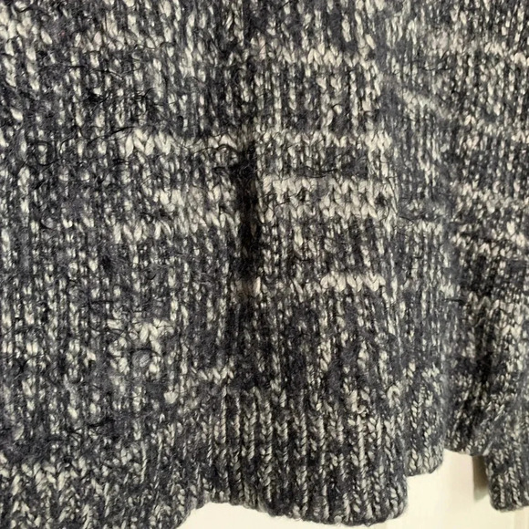 Elan Witchy Black Gray Marled Fuzzy Long Sleeve Round Neck Sweater size Medium - Picture 9 of 11